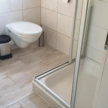 Апартаменты Bungalow Weixdorf